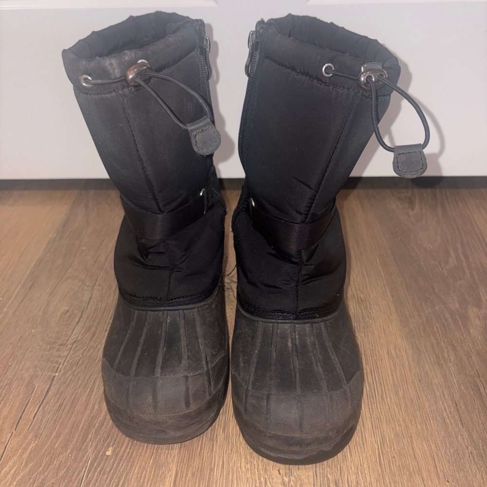 Boys Black Insulated Winter Snow Boots